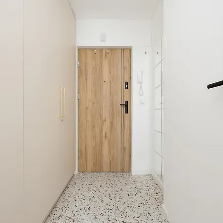 Pereca Klimatyzowany W Centrum Warszawy Z Darmowym Parkingiem By Renters Apartment *