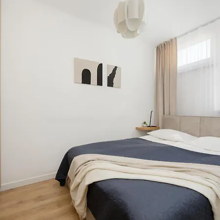 Pereca Klimatyzowany W Centrum Warszawy Z Darmowym Parkingiem By Renters Apartmán