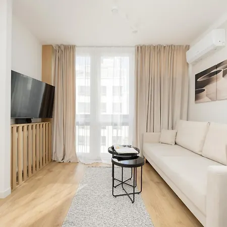 Pereca Stylish & Air Conditioning By Renters * Warszawa