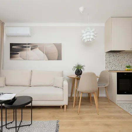 Apartment Pereca Klimatyzowany W Centrum Warszawy Z Darmowym Parkingiem By Renters