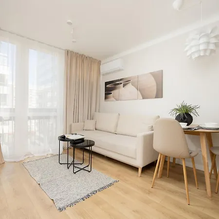 Pereca Klimatyzowany W Centrum Warszawy Z Darmowym Parkingiem By Renters * ורשה